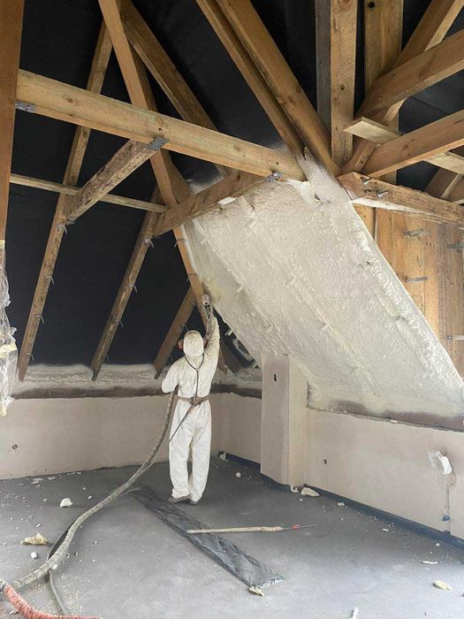 Ocieplanie pianą pur,pianka pur,izolacje natryskowe Darmowa Wycena