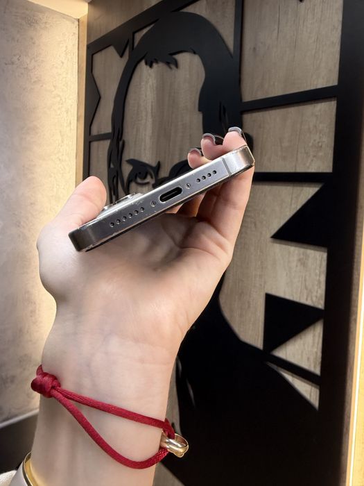 Used IPHONE 15Pro Max 256 Natural Titanium Neverlock Костюшка,5 igrand