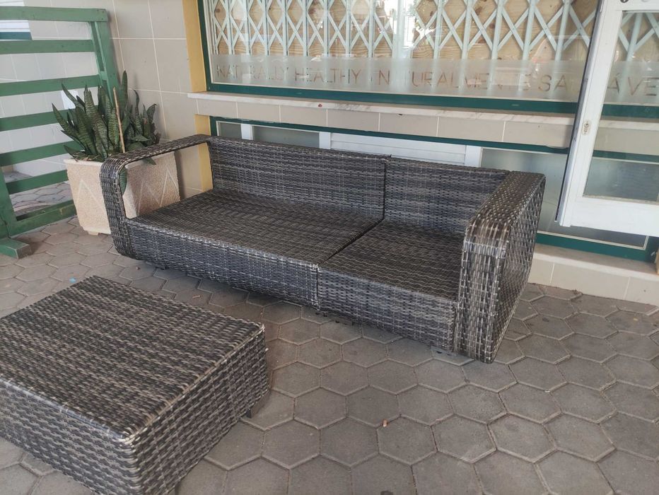 Sofá de Jardim com Mesa em Vime