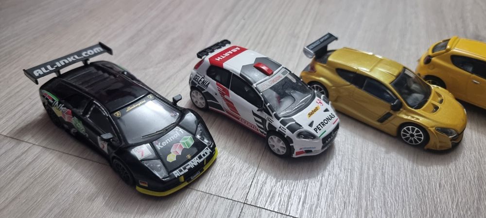 Burago 1/43 conjunto64751070147843120