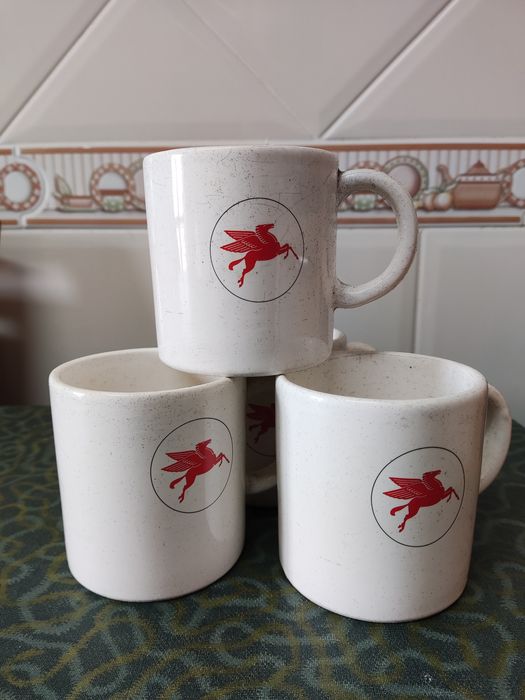 Canecas vintage Mobil pegasus