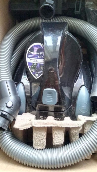 Пылесос Saturn ST-VC 7279 （1800 Вт）