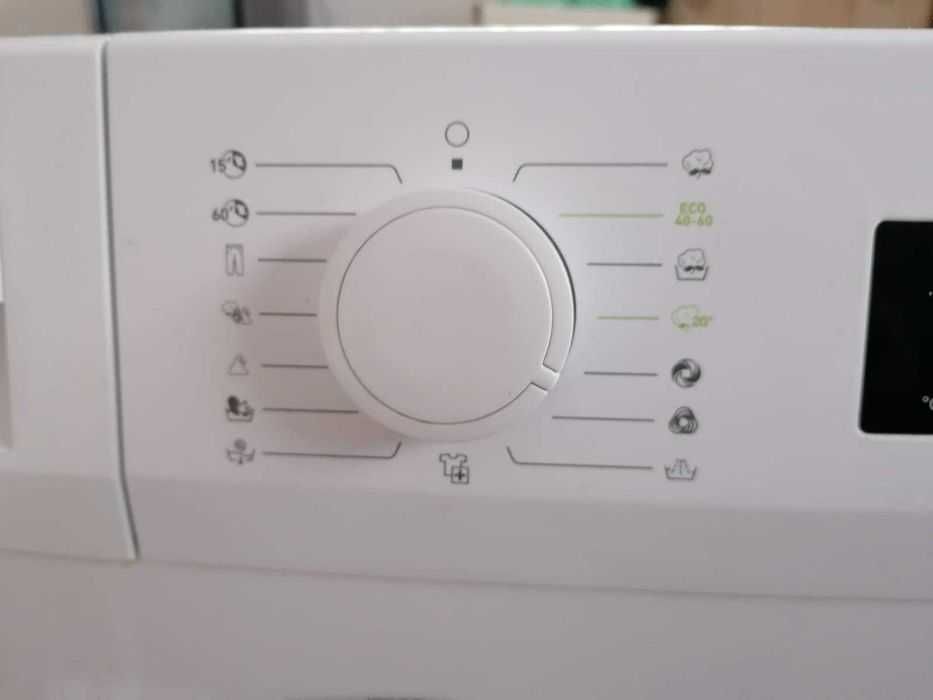 Máquina de lavar roupa 7kg usada 6 vezes