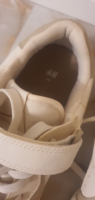 Nowe buty sportowe H & M. 42