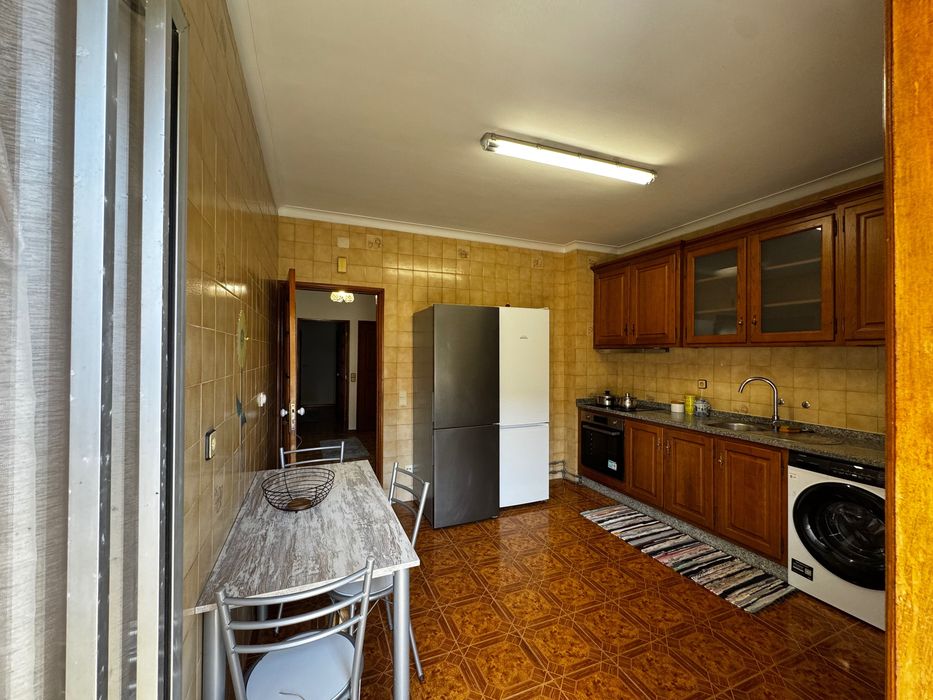 Quartos para Alugar / T3