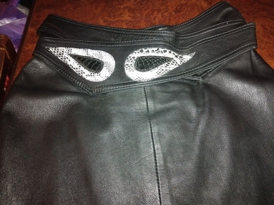 Продам кожаные юбки  3шт.