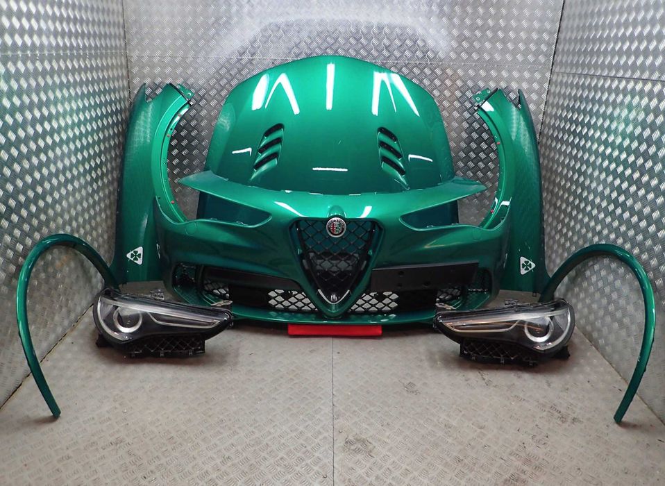 Alfa Romeo Stelvio QV капот інші запчастини разборка