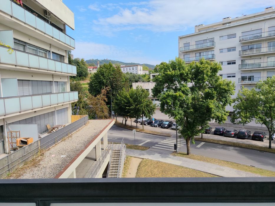 Suites fabulosas,em frente à Universidade do Minho, Guimarães - 550€ com todas as despesas incluídas.