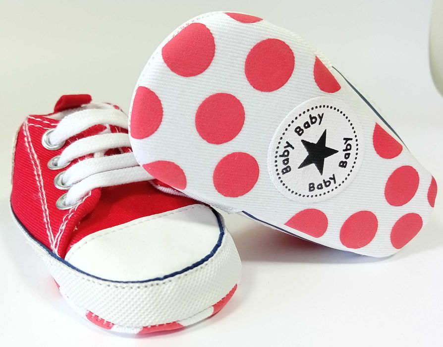 Ténis bebé novos  - tamanho 11 - cor vermelha