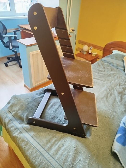 Зростаючий стілець