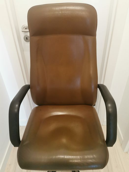 Cadeira Escritório Executivo em Pele