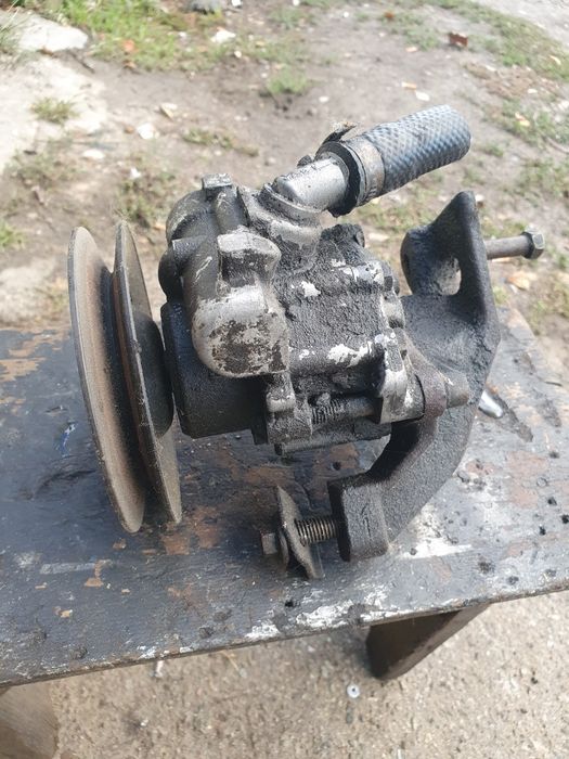 Насос гидроусилителя газ