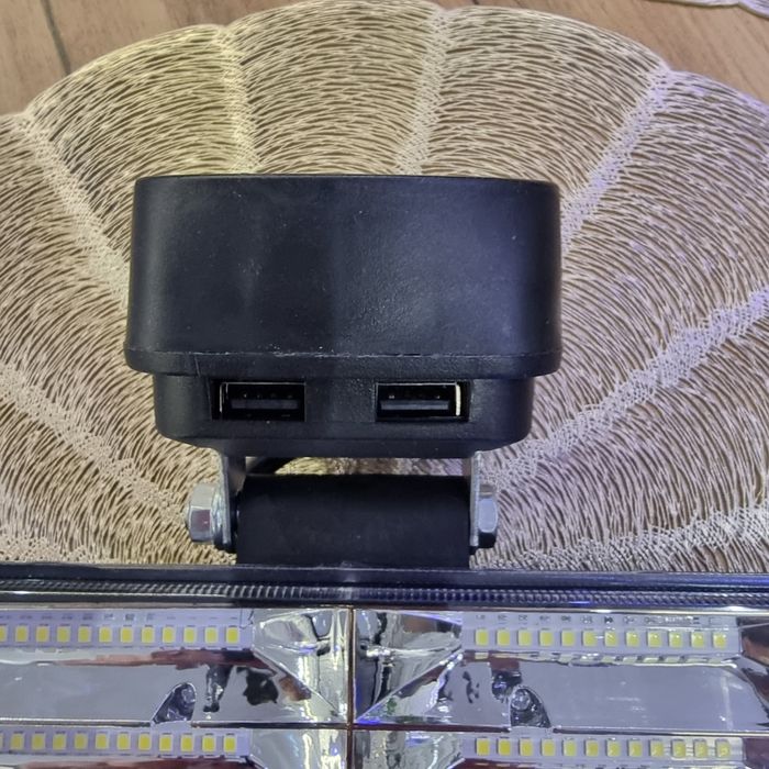 Bardzo duża Lampa robocza LED z gniazdem 2xUSB 5V