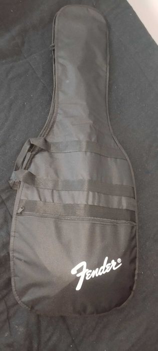 Guitarra elétrica Squier stratocaster - kit completo