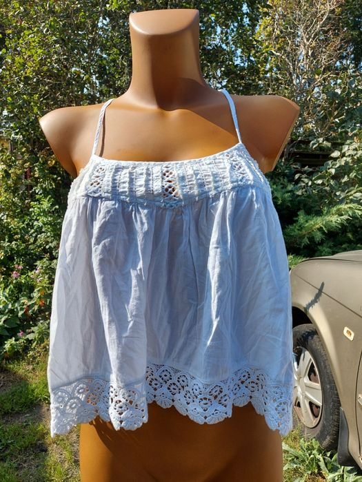 Top damski biały z koronką rozmiar 40 firma Topshop