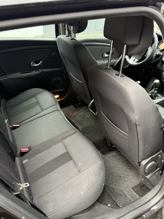 Продам Renault Megane 3 2010 1.6 бензин