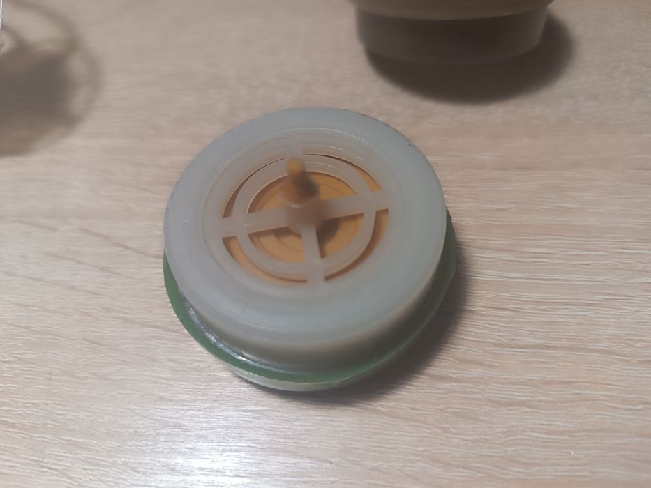 Клапаны респираторов У-2К и Р-2