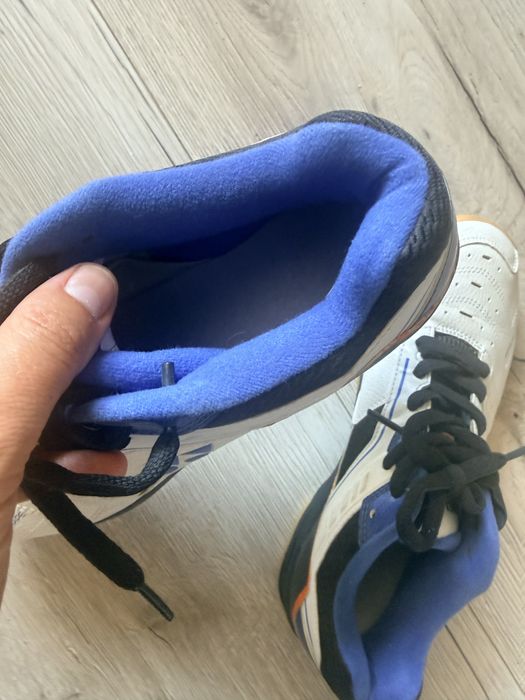 Buty halowe Yonex ErgoShape rozm. 41 – praktycznie nowe