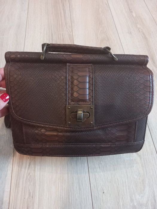 Torebka kuferek New Yorker