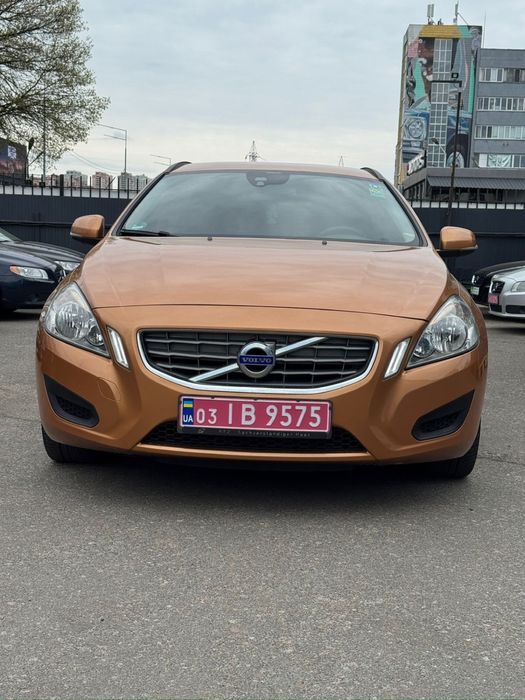 VOLVO V60 1,6 л. D2 не фарбований ВІДЕО