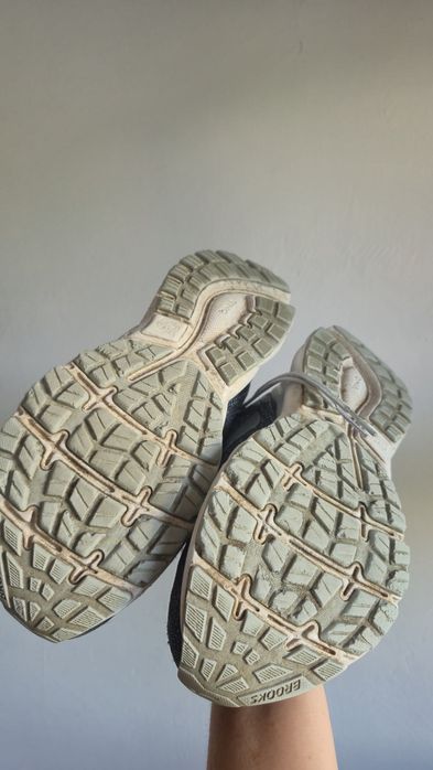 Бігові кросівки Brooks 40-41p