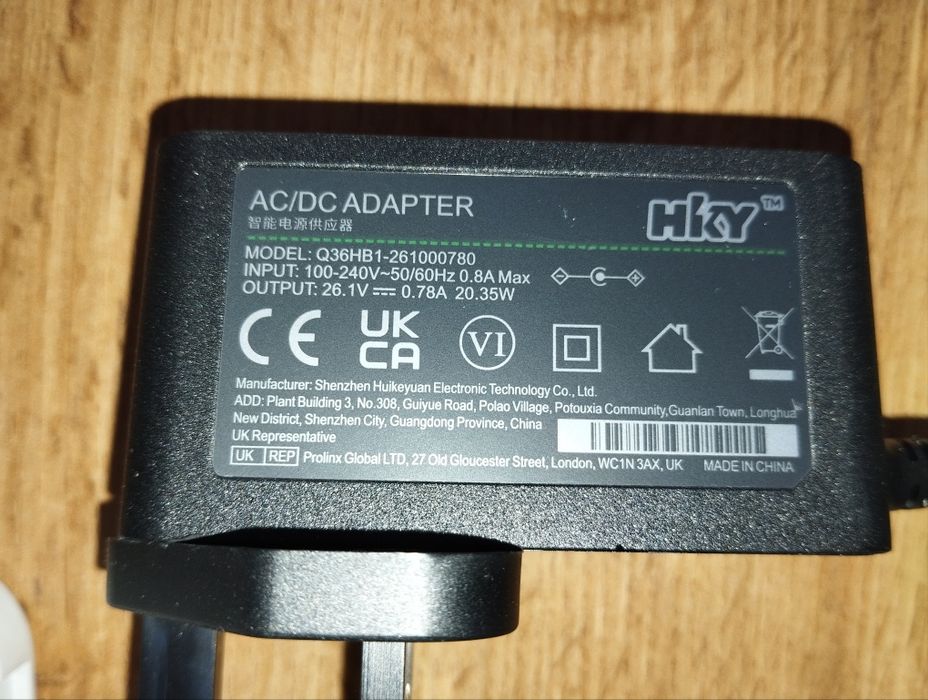 Zasilacz uniwersalny do laptopa