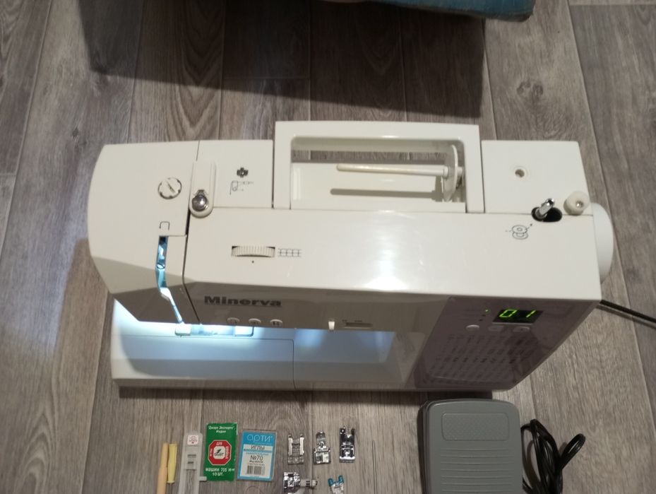 Швейная машина MINERVA MC60C
