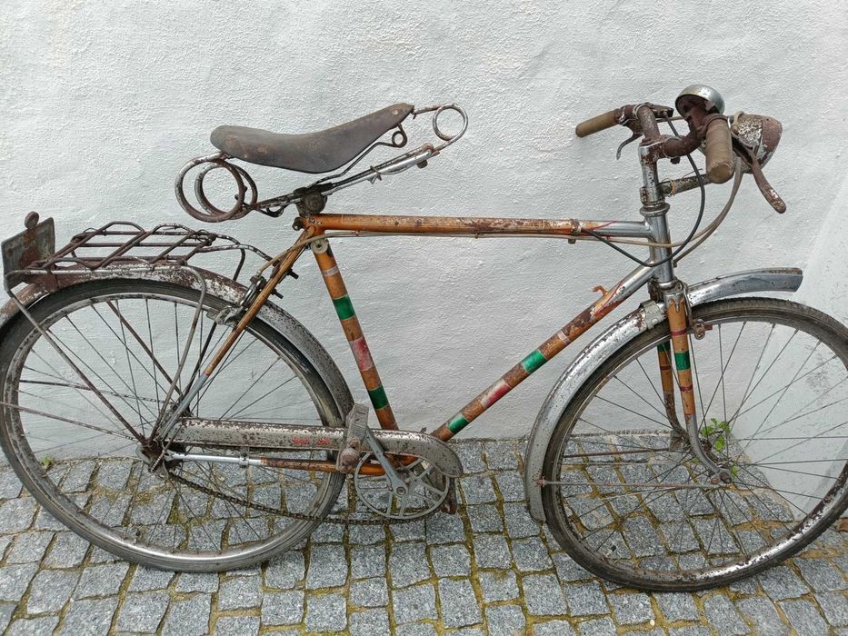 Bicicleta antiga - FERMEN - pasteleira