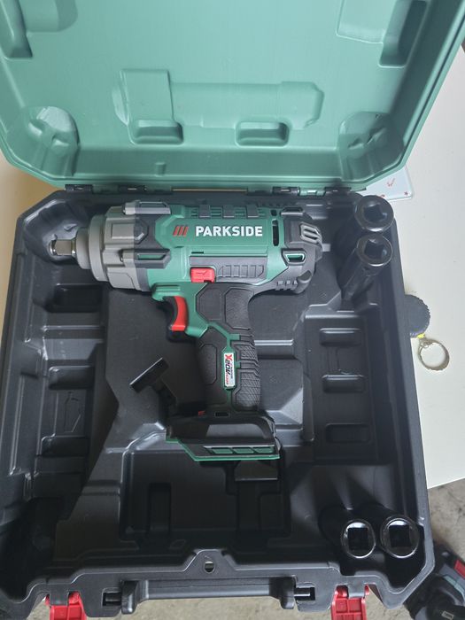 Aparafusadora de impacto parkside 20v para carro