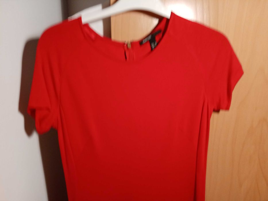 Conjunto de roupa de senhora em muito bom estado.