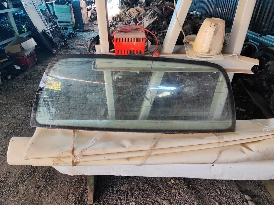 Скло задне Опель омега А універсал