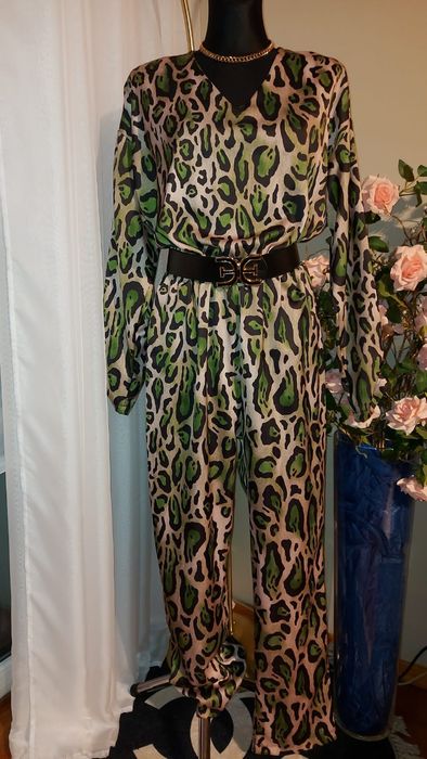 Kombinezon damski elegancki z paskiem