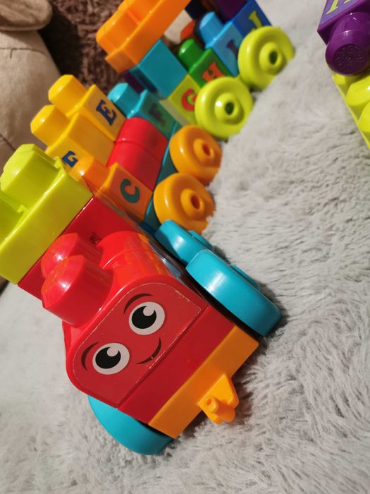 Duże klocki Mega Bloks Fisher Price pociąg