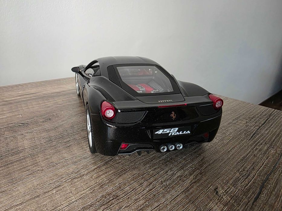 Ferrari 458 Itália 1:18 HOT WHEELS ELITE