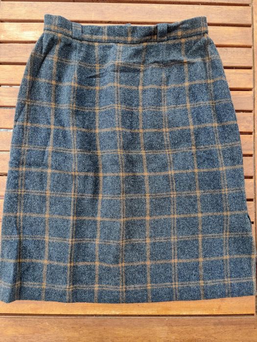 Wełniana spódnica 38