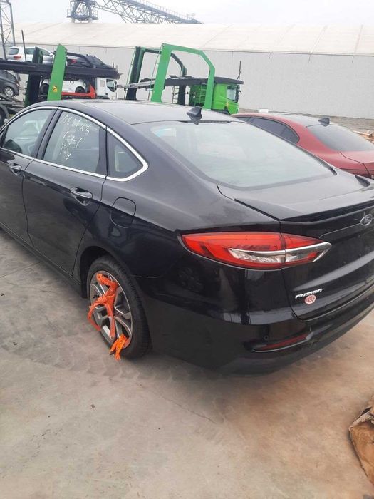 Продам Ford Fusion Titanium hybrid 2019
