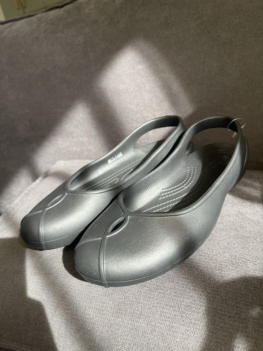 Женские балетки Crocs Olivia II W10