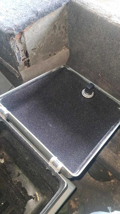 Land Rover Discovery 200 cubby box 150€