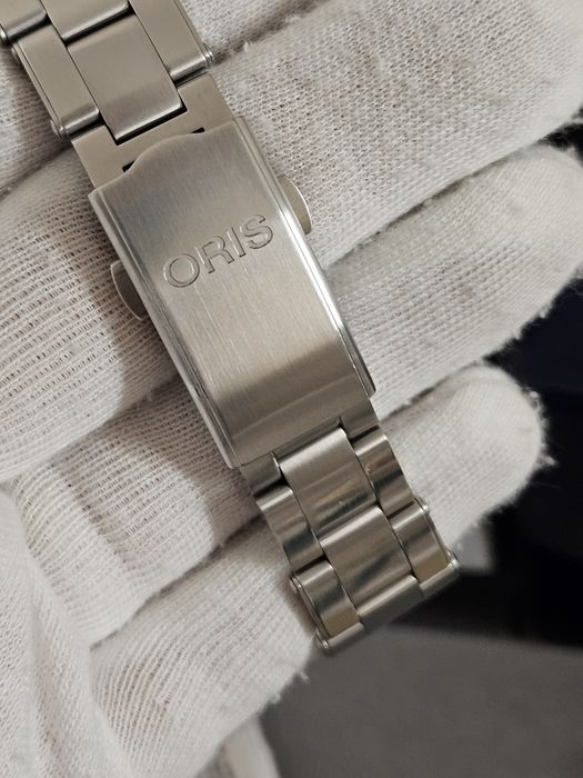 Oris Sixty five glow