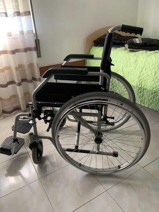 Cadeira de rodas Biort c/ almofada