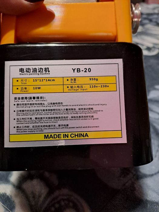 Máquina de fazer borda