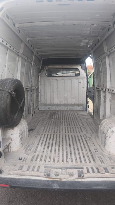 Alugo carrinha Renault Master
