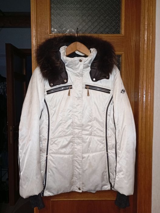 Продам куртку  в очень хорошем состоянии