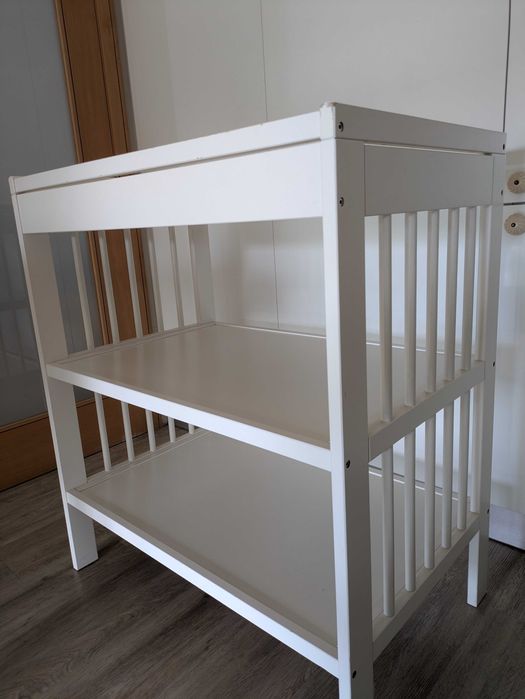 Trocador IKEA GULLIVER branco + muda fraldas IKEA VÄDRA + 2 capas para muda fraldas