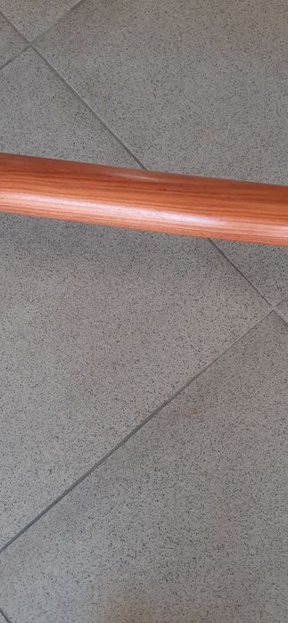 Varão em madeira para cortinado com 2,50 m de comprimento