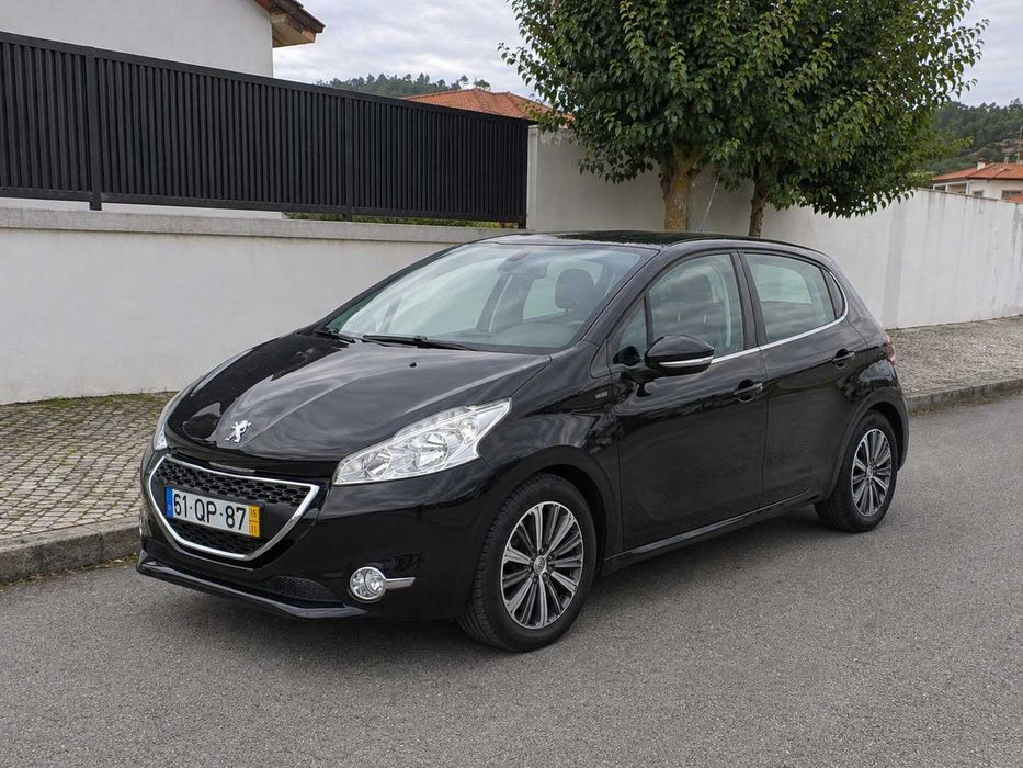 PEUGEOT 208 (2015) vTi