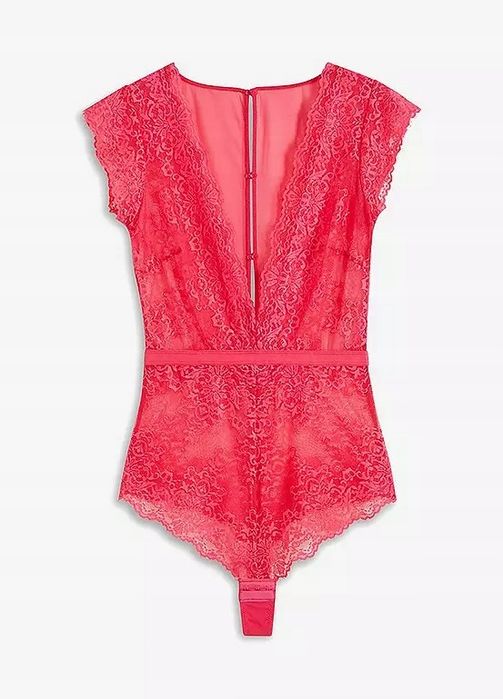 B.P.C body koronkowe ze stringami różowe 44/46.