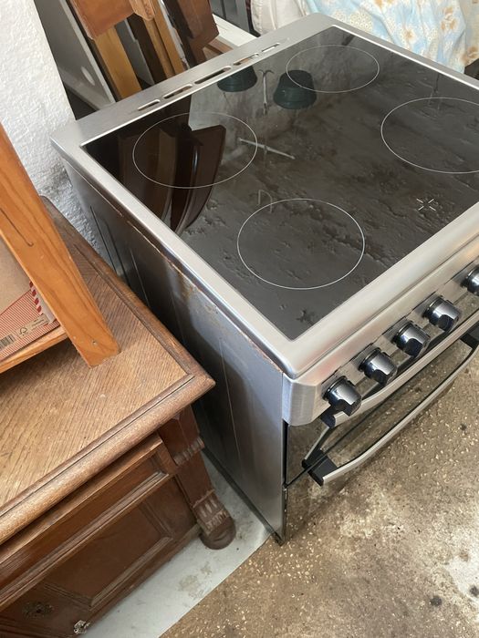 Forno elétrico com placa vitoceramica