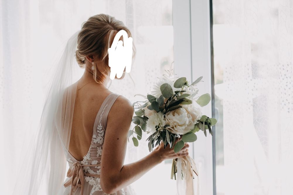 Suknia ślubna Anne Mariee model Leslie z trenem - rozmiar S/36/168 cm