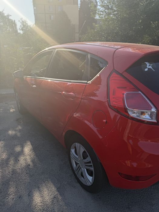 Ford Fiesta 2013 VIN WF0DXXGAKDDP33501 фото оголошення 2 з 8